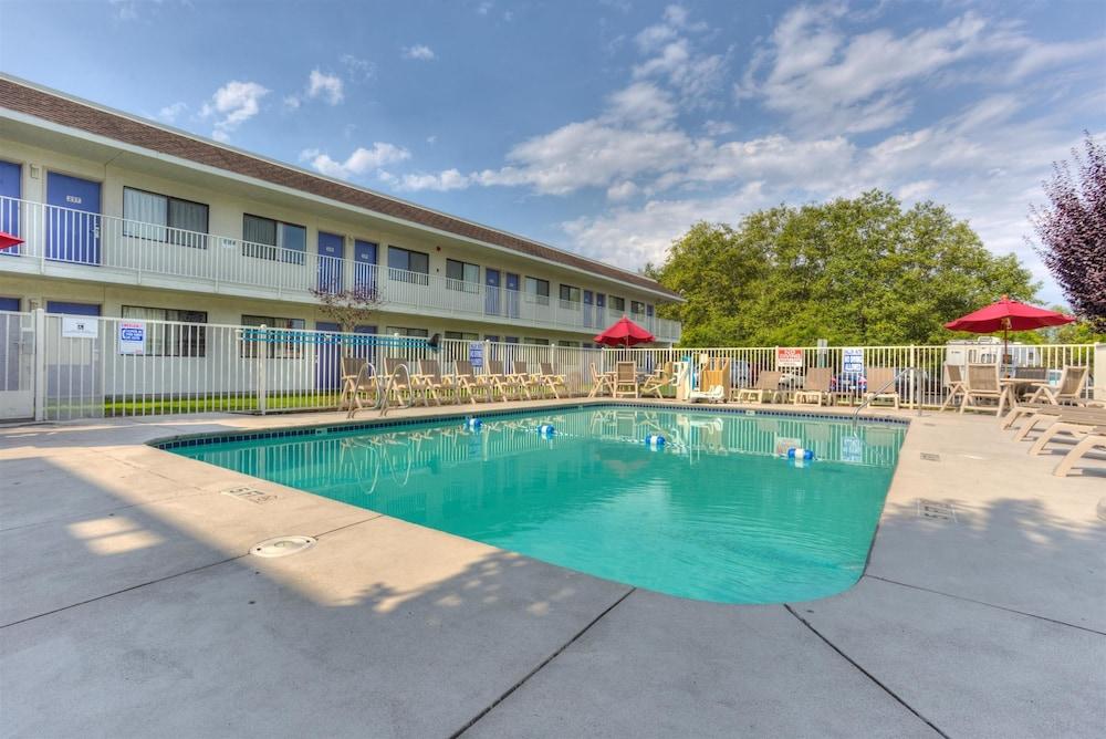 Motel 6-Troutdale, Or - Portland East Εξωτερικό φωτογραφία